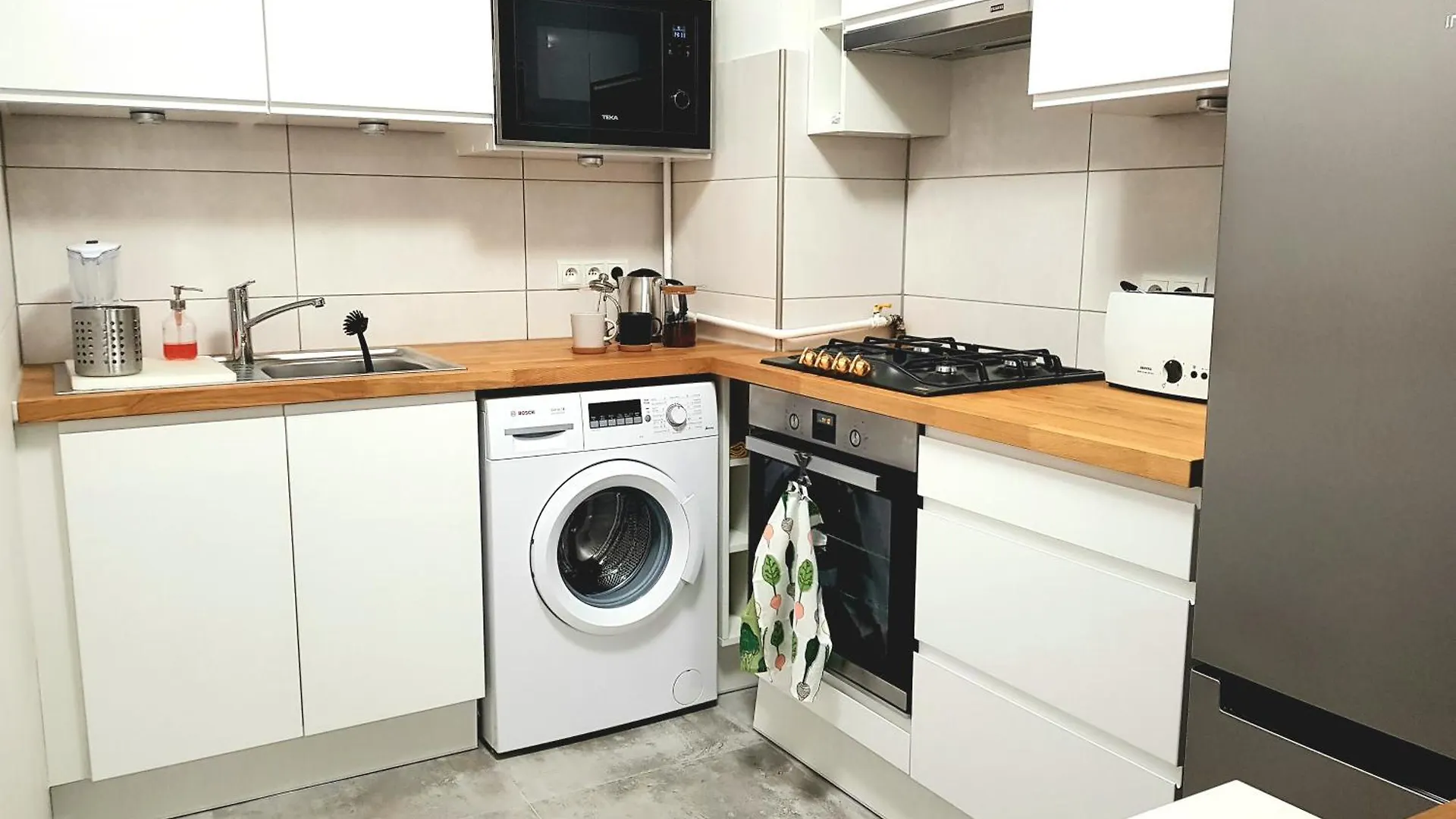 Wygodny Dwupokojowy Apartament Pomiedzy Lotniskiem A Centrum Warsaw
