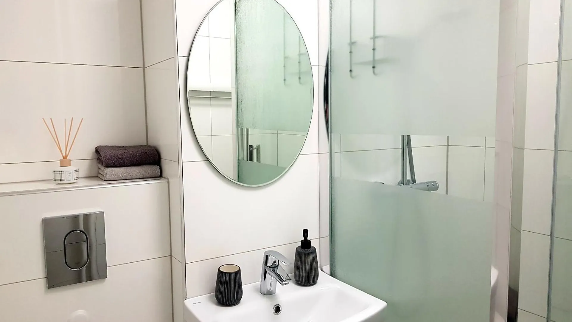 Wygodny Dwupokojowy Apartament Pomiedzy Lotniskiem A Centrum Warsaw 0*,
