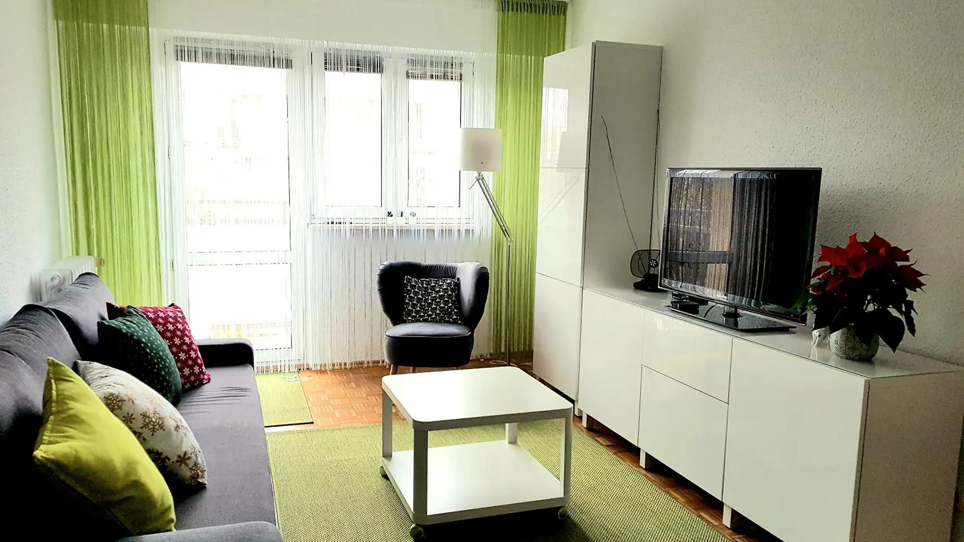 Apartment Wygodny Dwupokojowy Apartament Pomiedzy Lotniskiem A Centrum Warsaw Poland