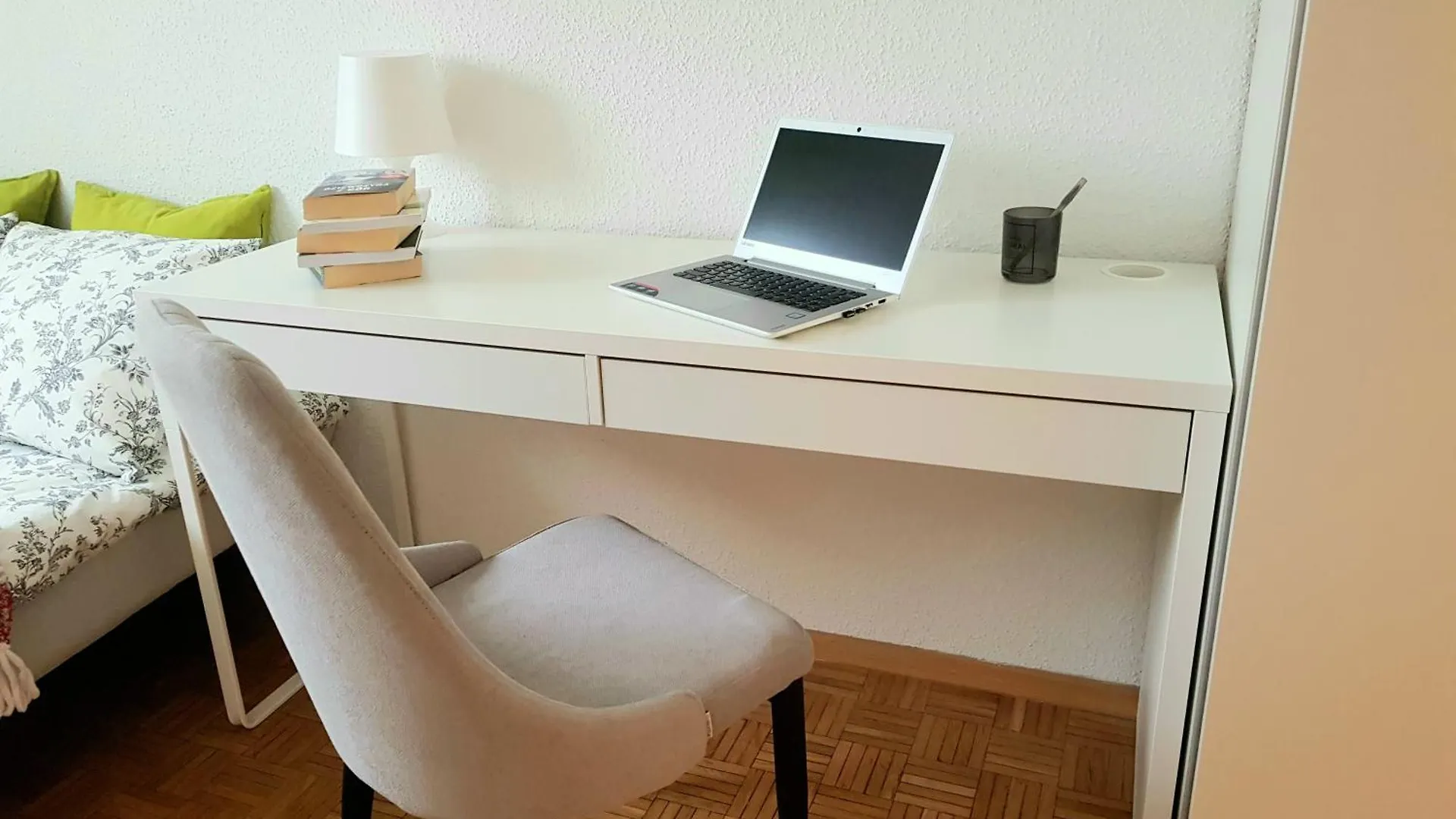 Wygodny Dwupokojowy Apartament Pomiedzy Lotniskiem A Centrum Varşova Polonya
